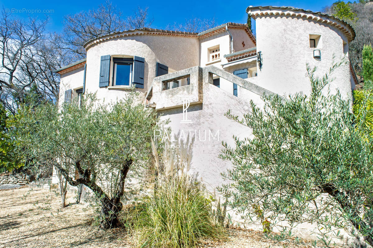 Maison à VOLONNE