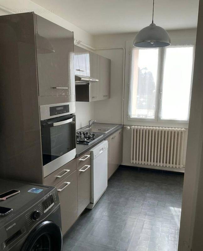 Appartement à RIVES