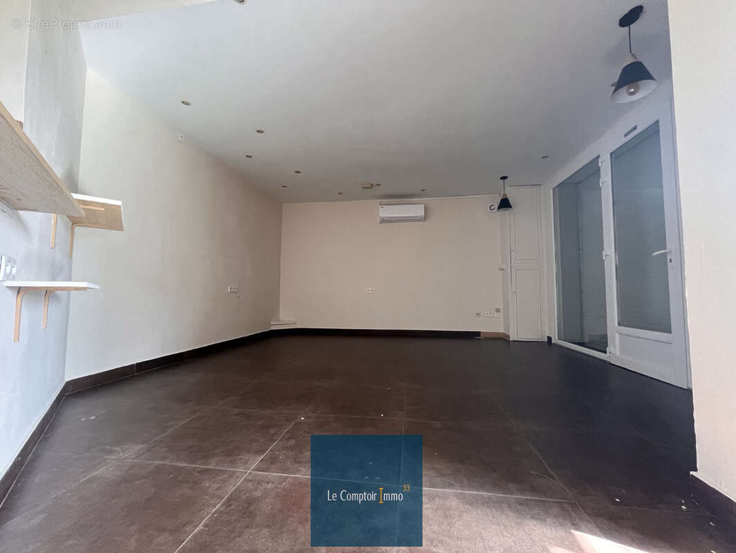 Commerce à ARVEYRES