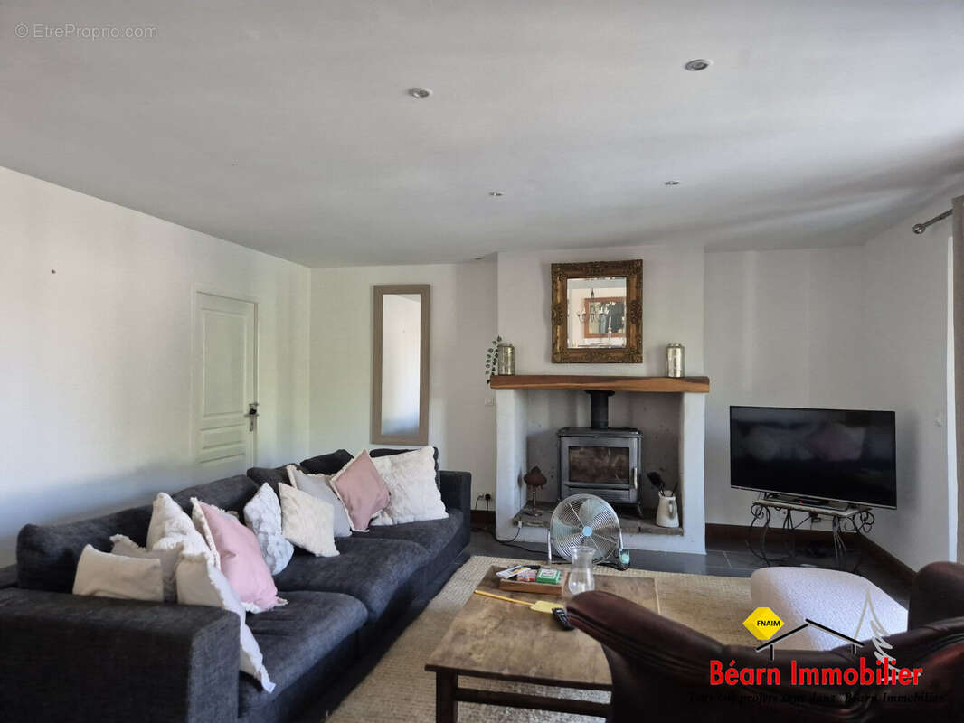Maison 153 m² à Salies-De-Bearn  - photo 6