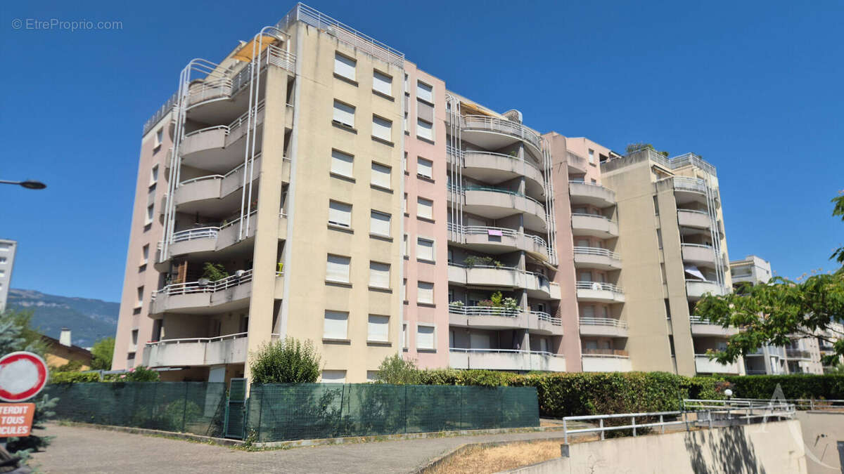 Appartement Grenoble 2 pièce(s) 46.79 m2 - photo 2