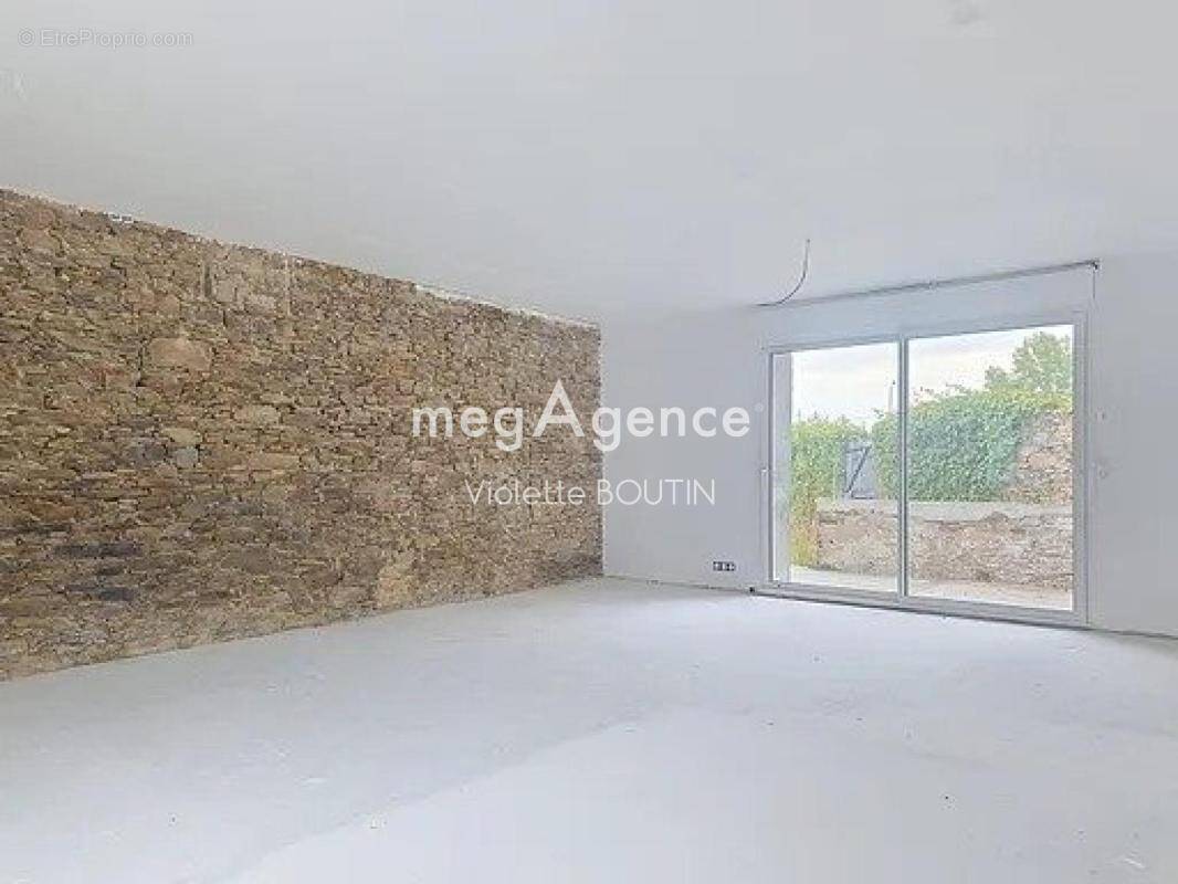 Maison à LA VARENNE