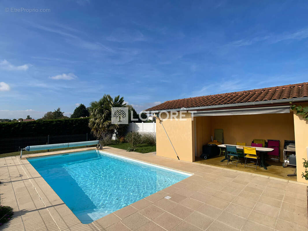 Maison à DOMPIERRE-SUR-CHALARONNE