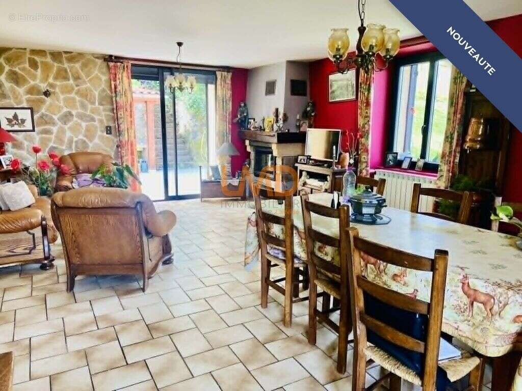 Maison à AUBIN