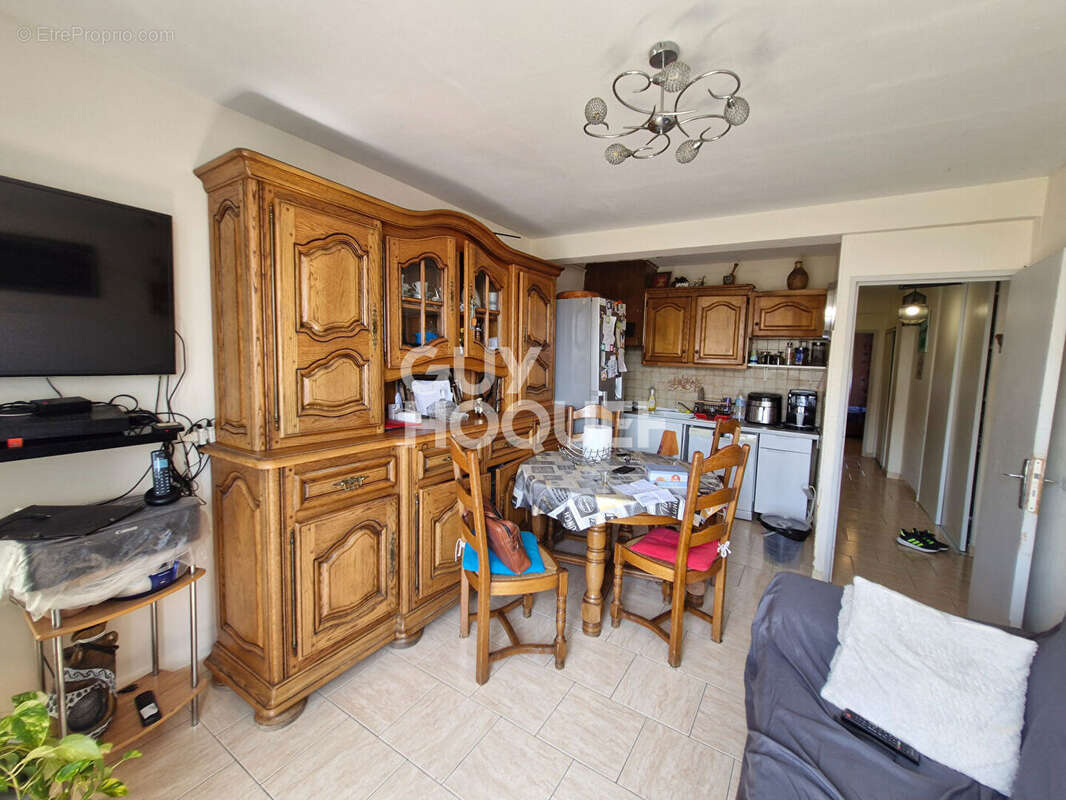 Appartement Marseille 3 pièce(s) 47 m2 avec place de parking et cave - photo 2