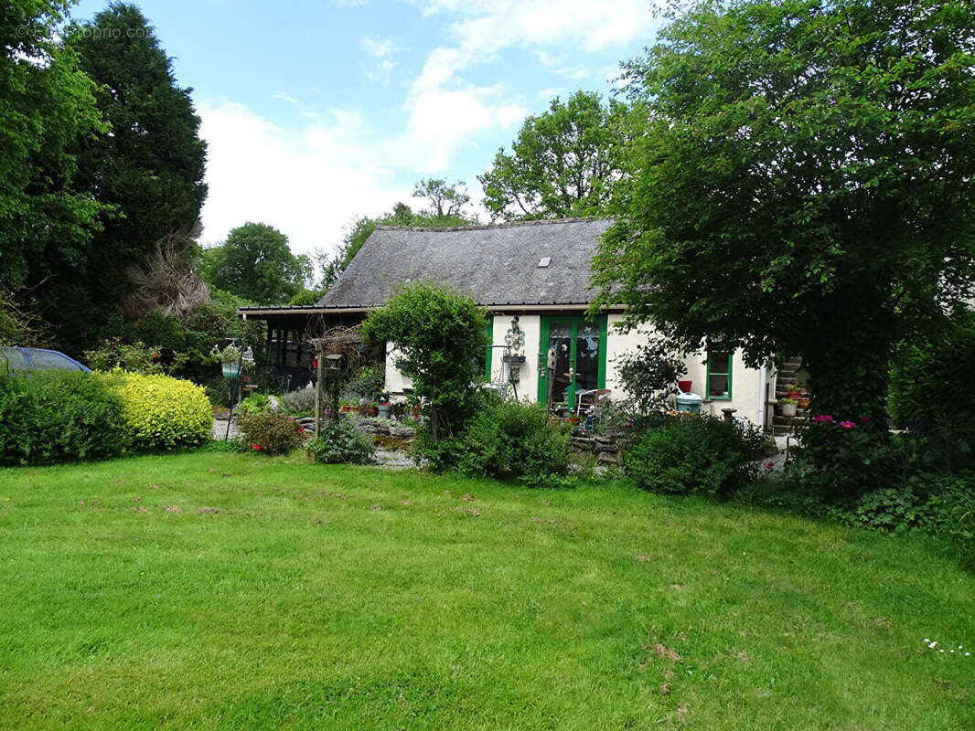 Maison à SAINTE-TREPHINE