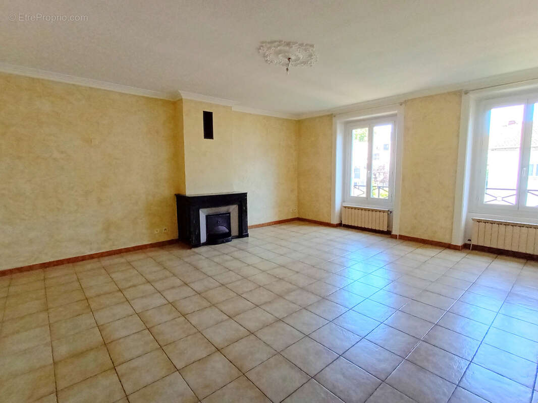 Appartement à SAINT-ETIENNE