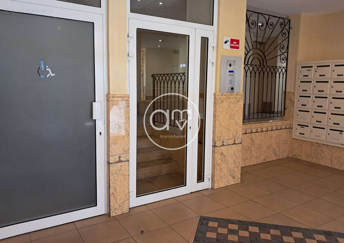 Appartement à HYERES