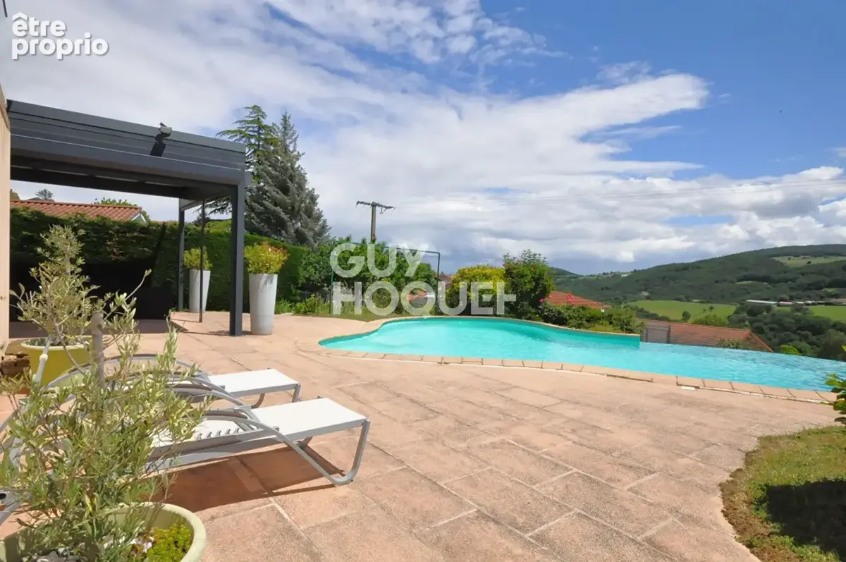 Maison à Saint Martin en Haut de 9 pièces, 165 m2 sur une parcelle de 1004 m². - photo 11