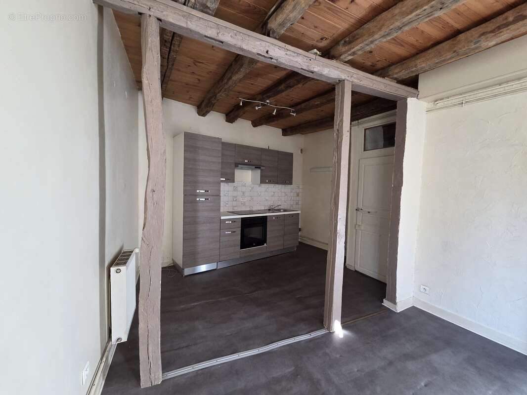 Appartement à SAINT-LEONARD-DE-NOBLAT