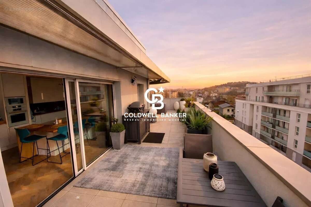 A vendre T4 attique avec vue Mont-Blanc à Annemasse Centre 74100 - photo 2