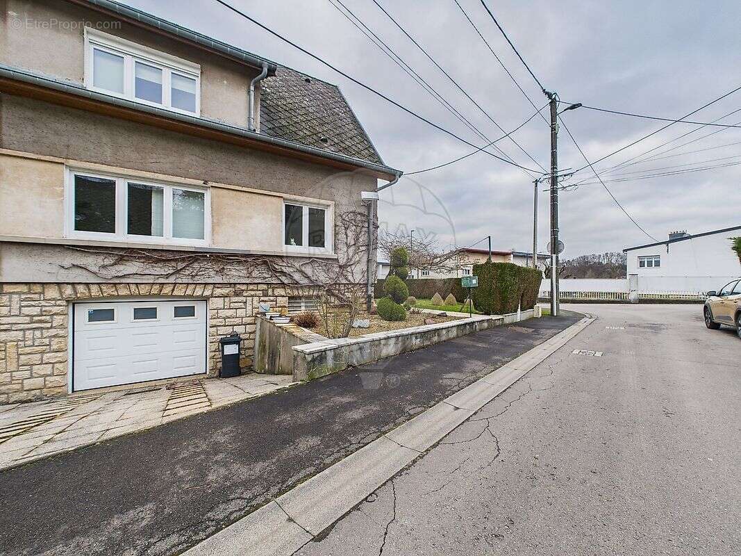 Maison à AUDUN-LE-TICHE