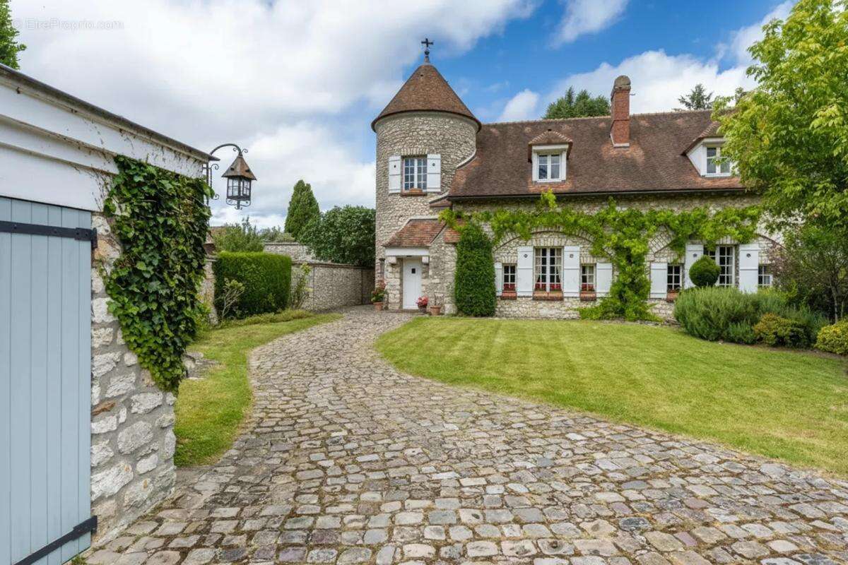 Maison de 8 pièces de 235 m² à Dammartin-en-Serve - photo 24