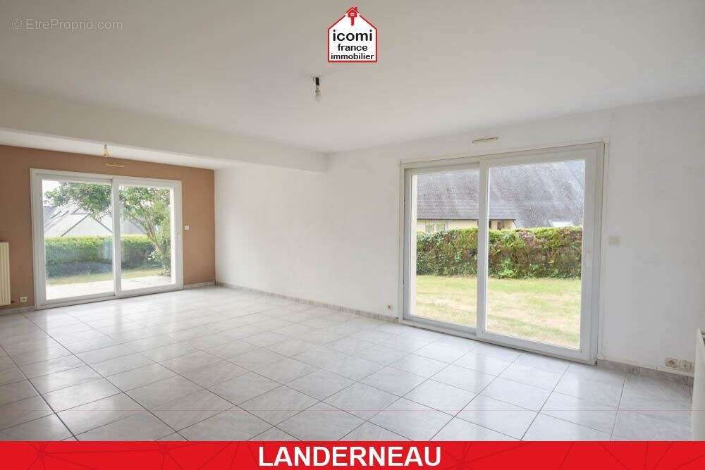 Finistere - landerneau (29800) - a vendre - maison  individuellle de 167m² - 7 chambres - garage - jardin de 1000 m² - fenetres  - photo 3