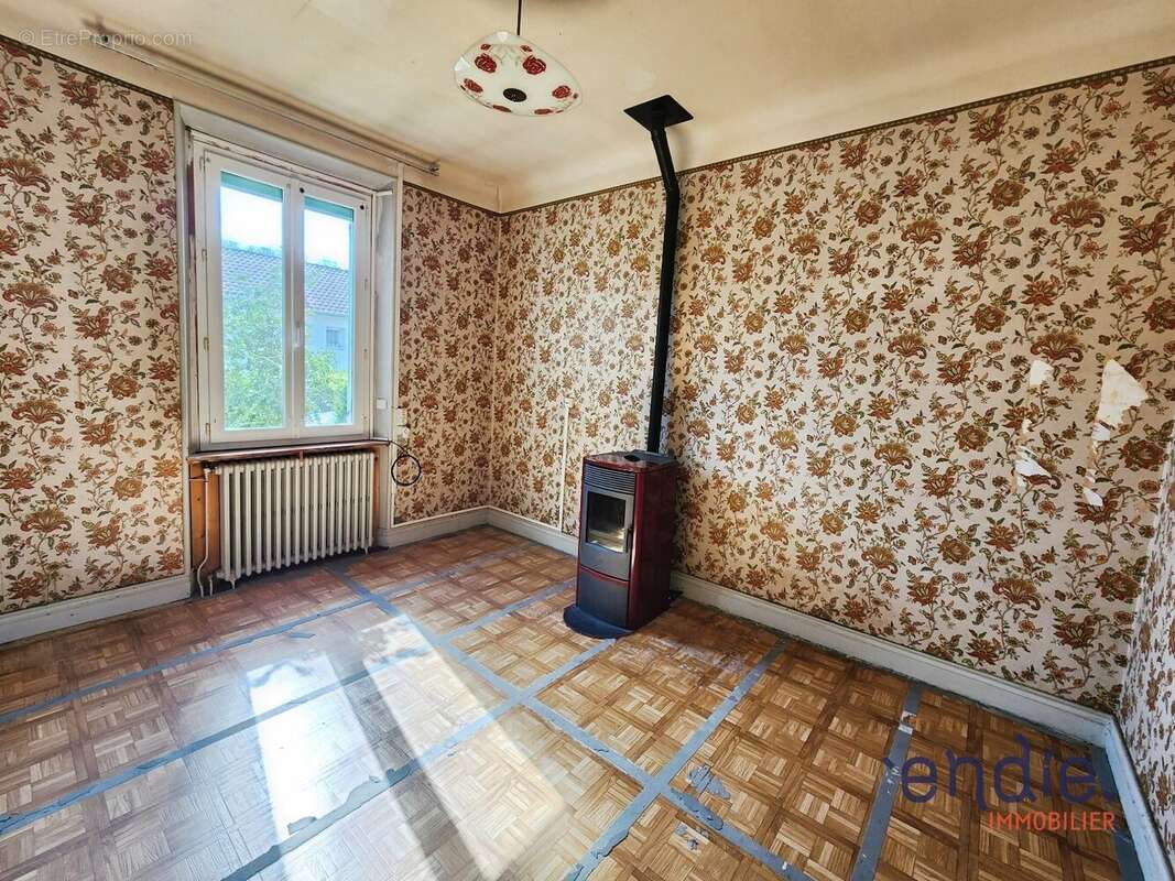 Maison à COMMENTRY