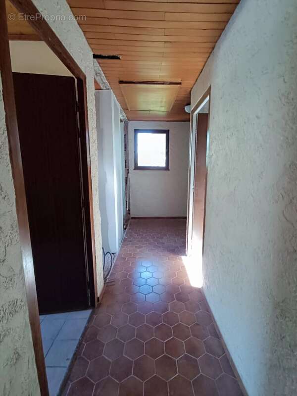 Villard de Lans .Appartement à rénover avec garage double ,local vélo et belle vue ,situé à Villard de Lans - photo 26