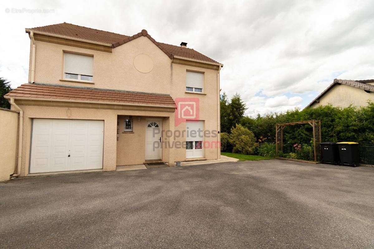 MAREUIL-LÈS-MEAUX  Maison récente 4 chambres avec jardin de 600 m² - photo 1