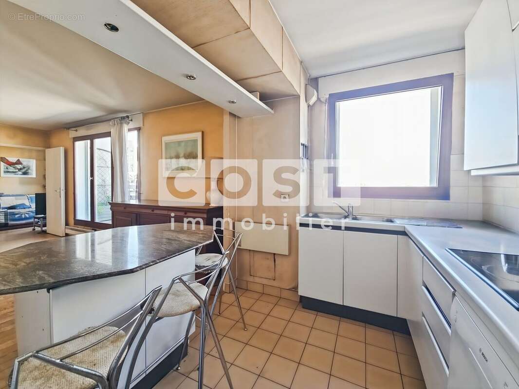 Appartement à COURBEVOIE
