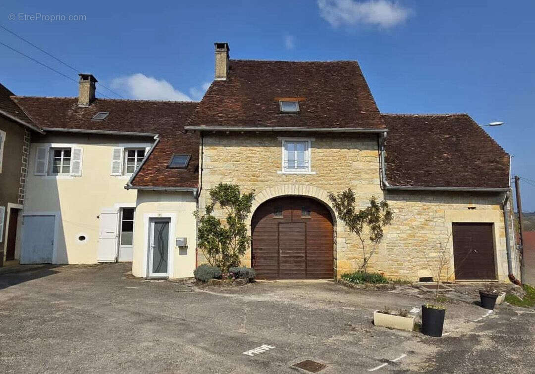 Maison à VOITEUR