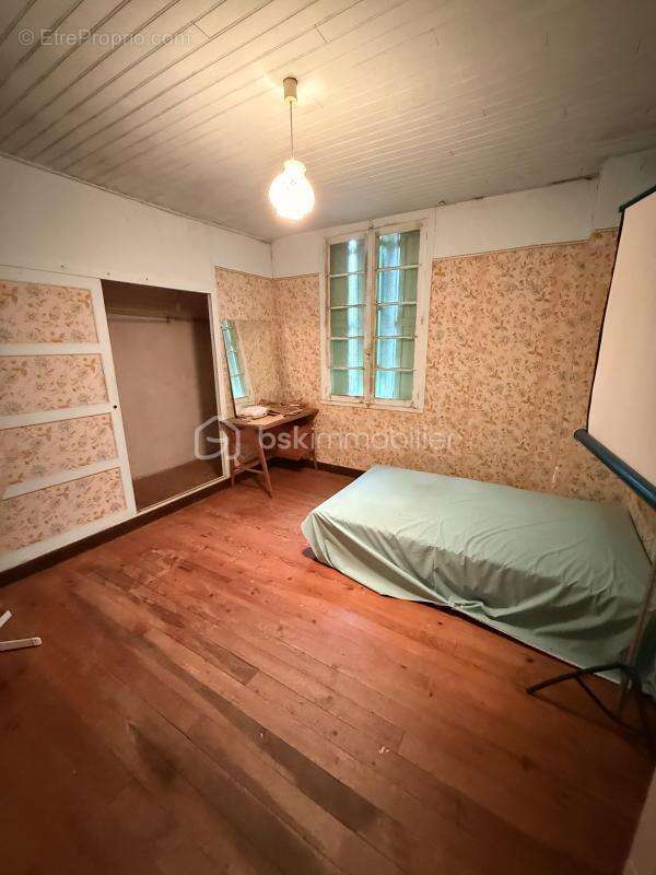 Maison de 172 m² - dépendances - 4172 m² de terrain - photo 5