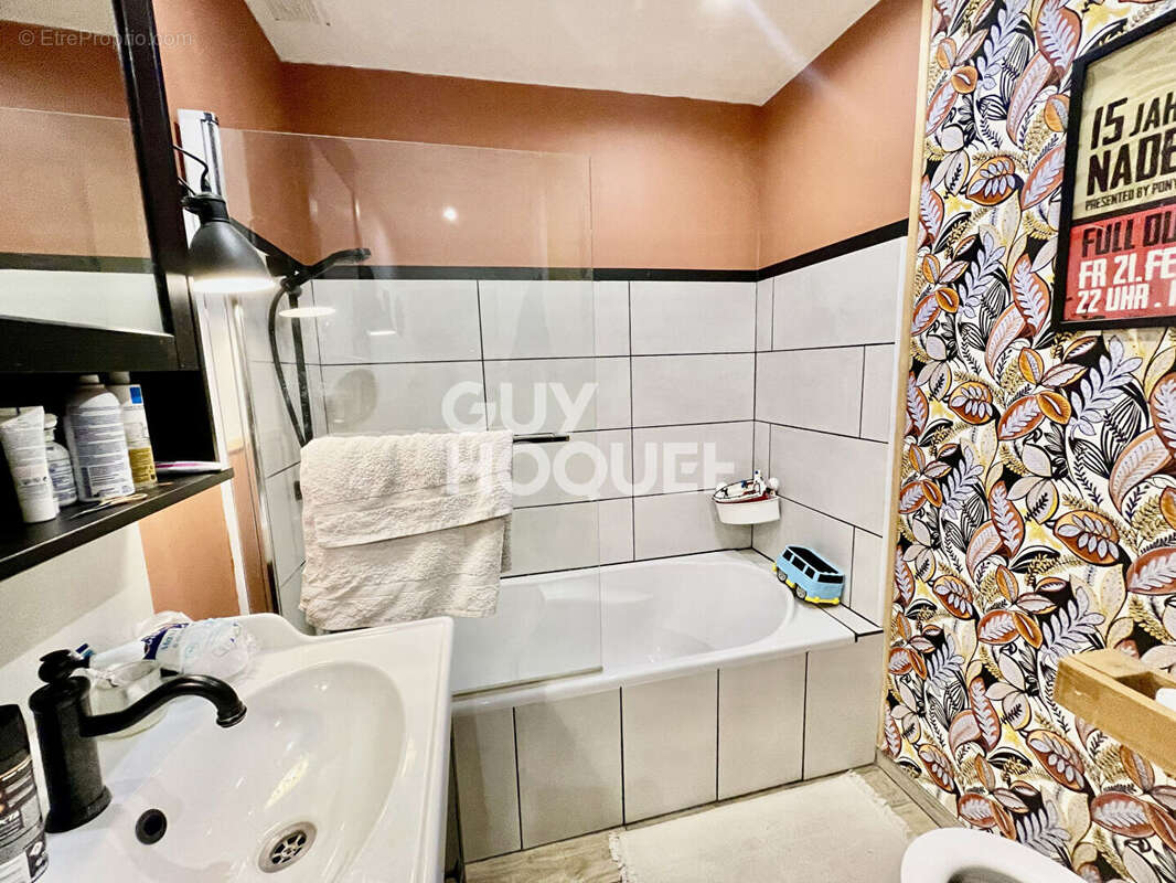Appartement à CHENOVE