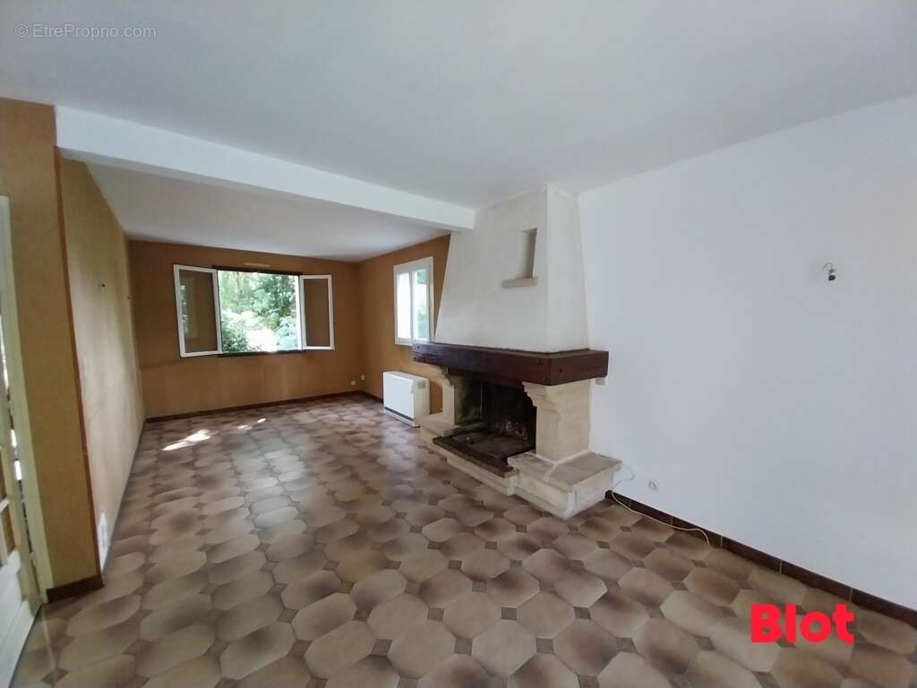 Maison à MINIAC-MORVAN