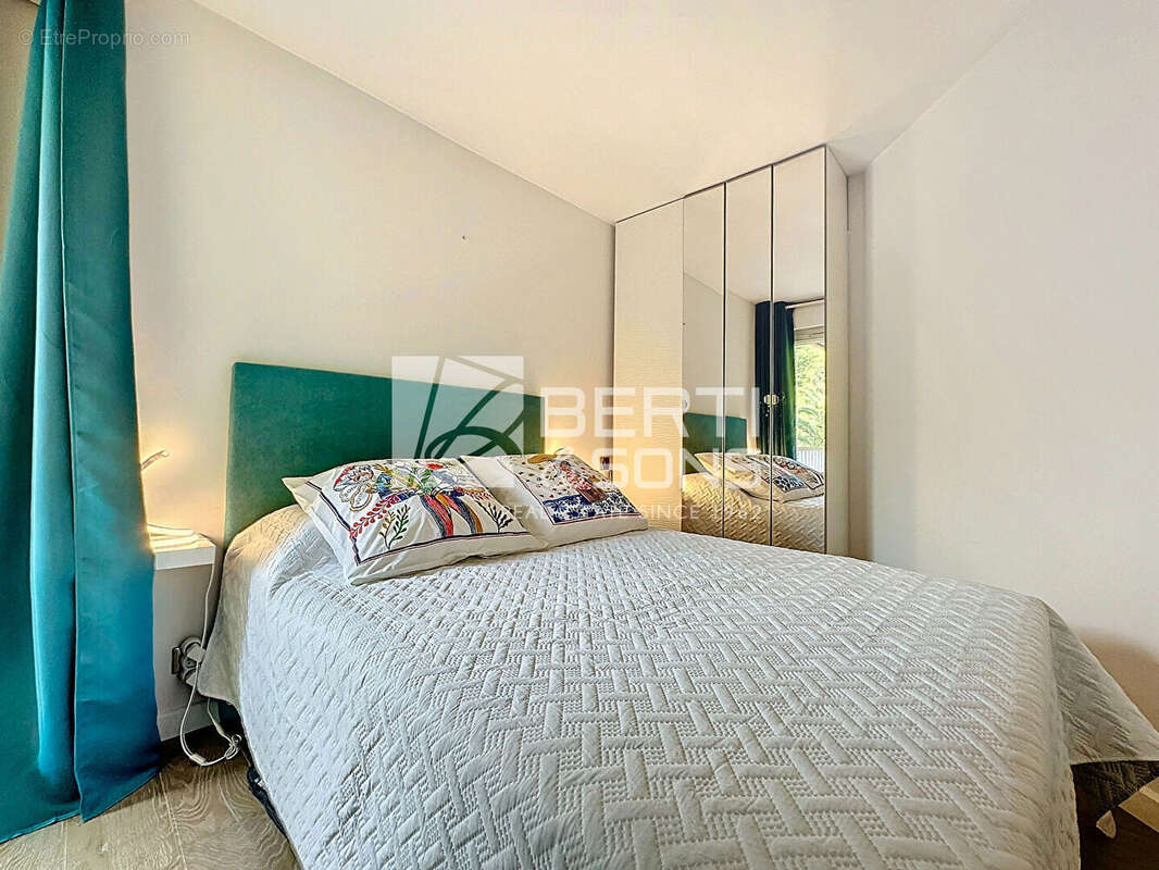 Appartement à MANDELIEU-LA-NAPOULE