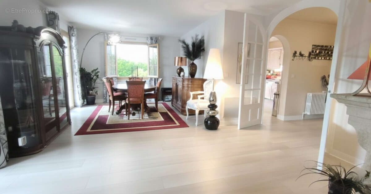 Maison à VETRAZ-MONTHOUX