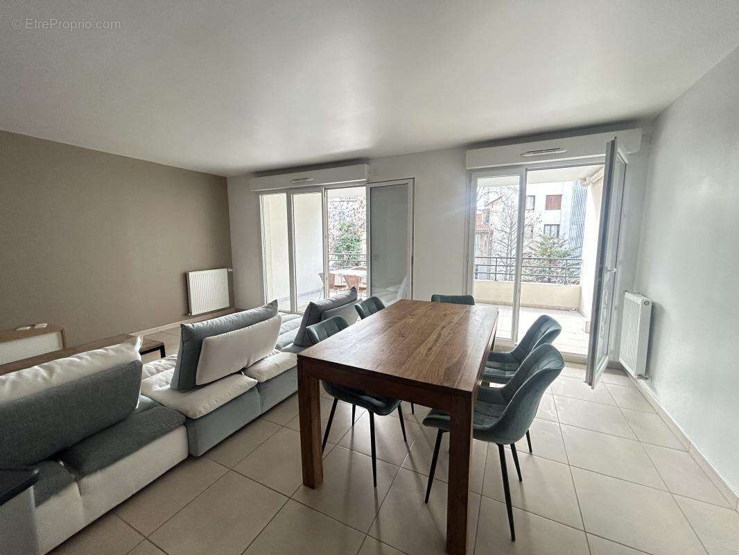 A vendre 13008 T3 traversant avec terrasse et parking - photo 14
