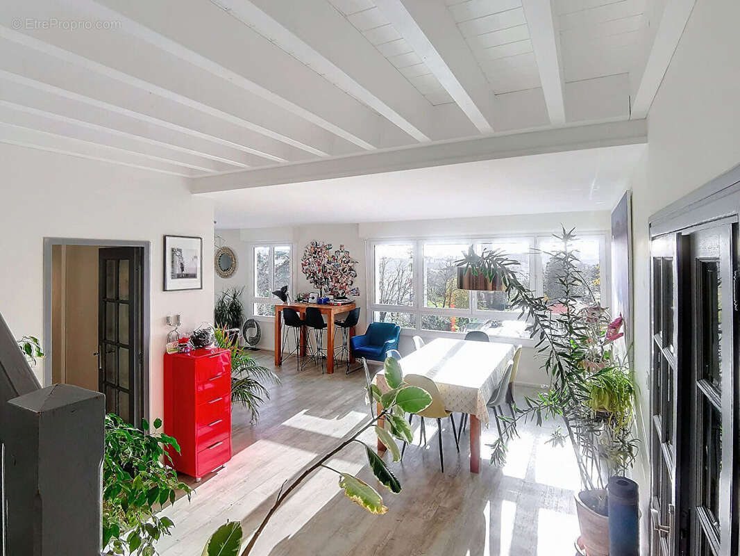 Appartement à CHAMPAGNE-AU-MONT-D'OR