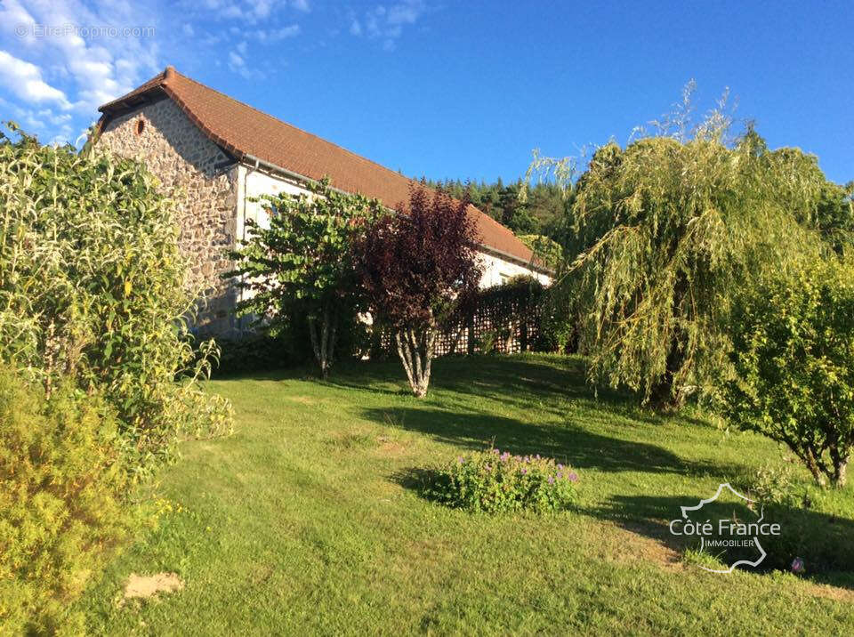 Maison à JUNHAC