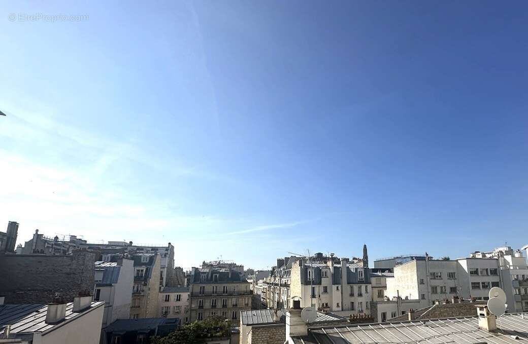 Appartement à PARIS-17E