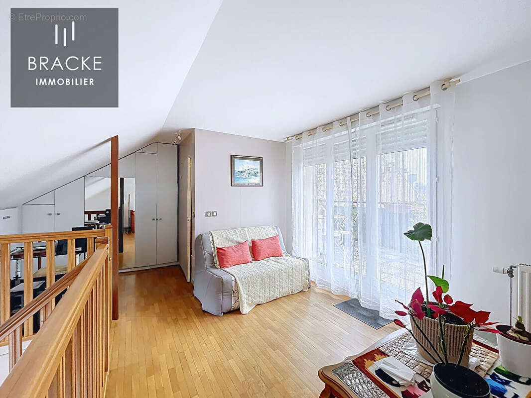 Appartement à COURBEVOIE