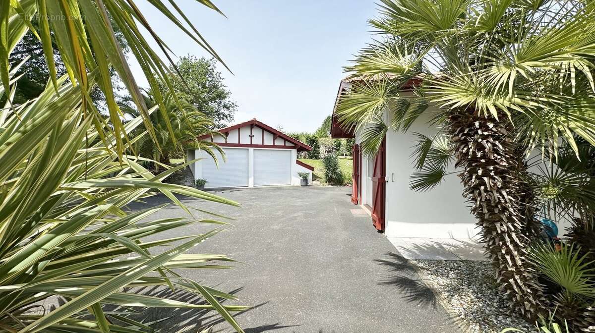 Maison à BRISCOUS
