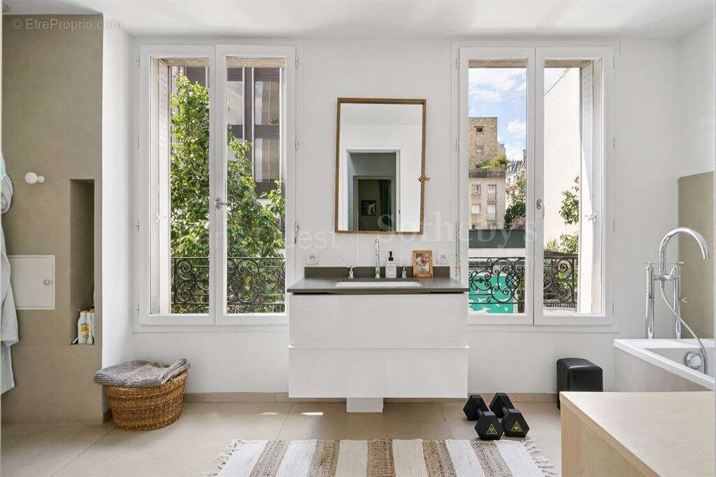 Maison à NEUILLY-SUR-SEINE