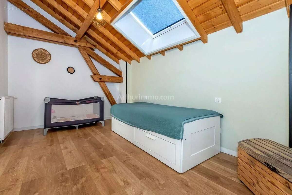 Maison à CHAMPAGNE-EN-VALROMEY