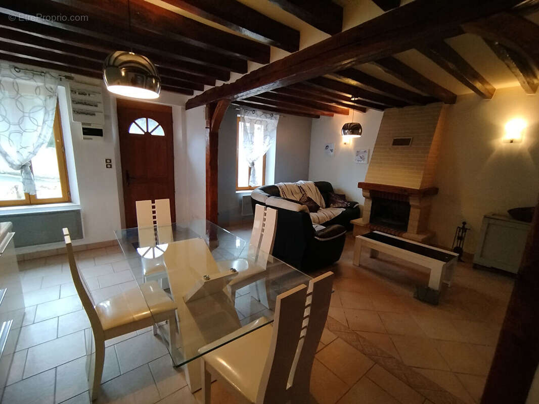 Maison à SEMUR-EN-VALLON