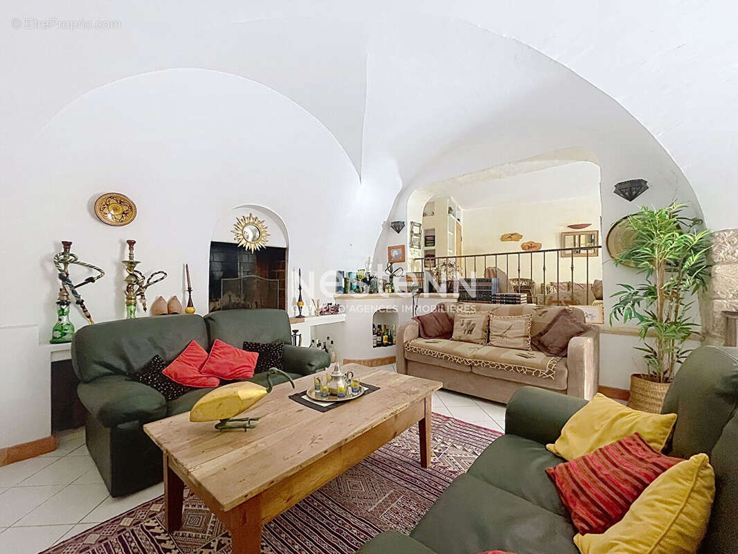 Maison à CABRIERES-D'AIGUES