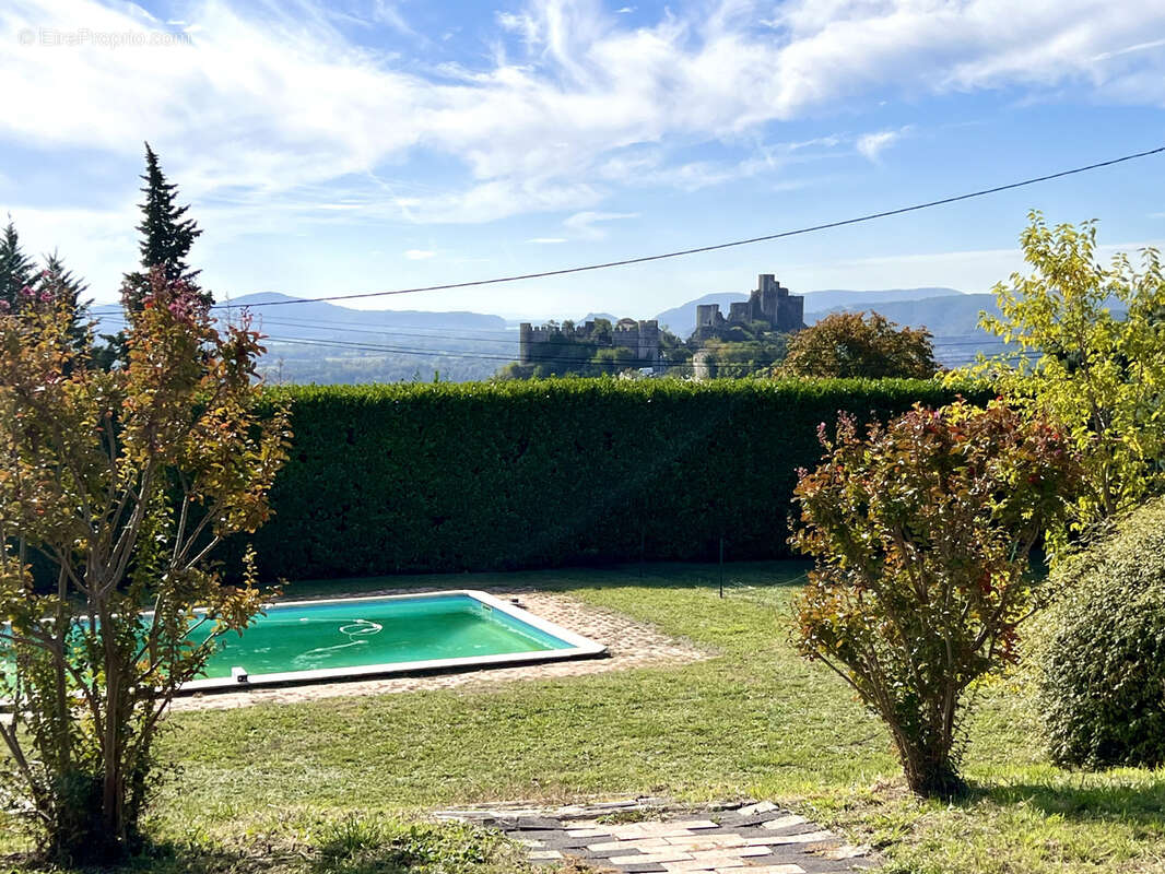 Maison à ROCHEMAURE