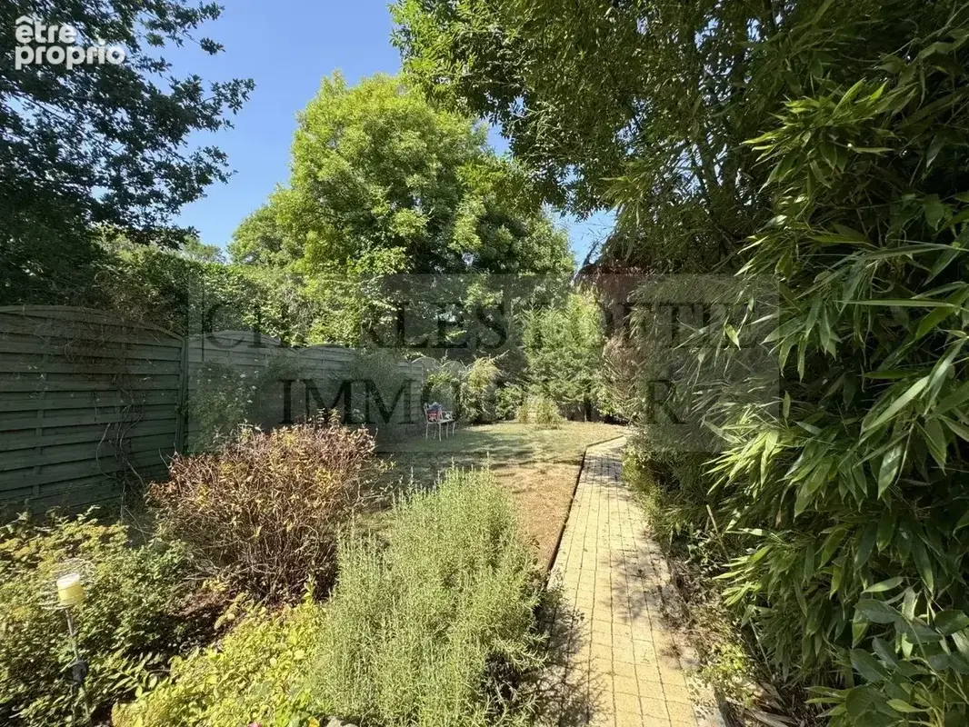 Charmante maison de village en pierre avec jardin et maison attenante à restaurer - photo 17