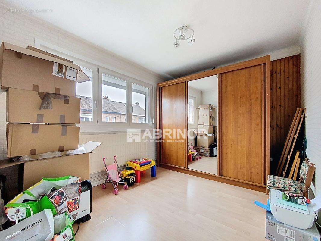 Maison à NEUVILLE-EN-FERRAIN