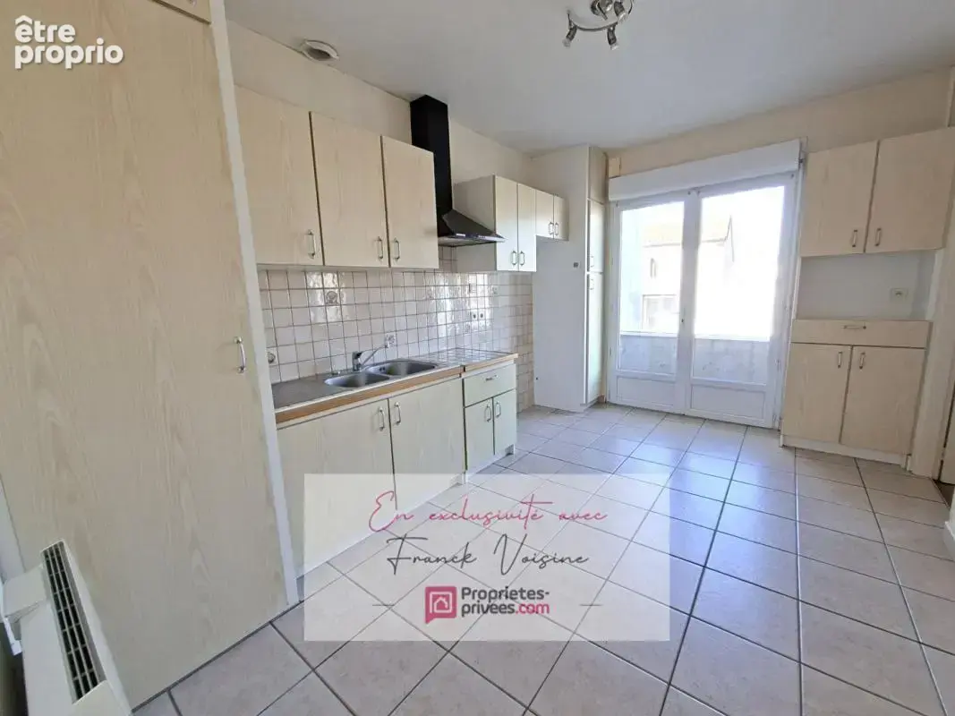A VENDRE en Exclusivité à Beaurepaire, Ensemble de 2 maisons de 126 et 50 m2 avec plusieurs dépendances et garages sur une parce - photo 4