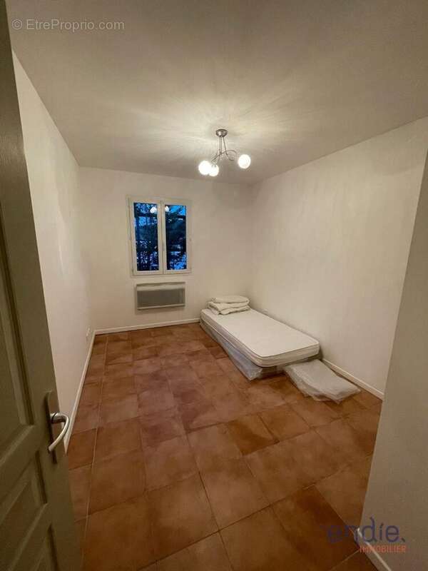 Appartement à SALERNES