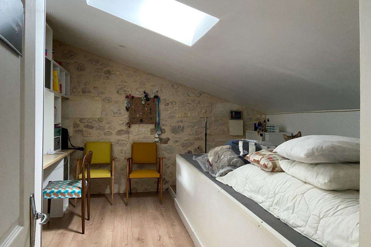 Maison 153 m² à Cadillac-En-Fronsadais  - photo 7