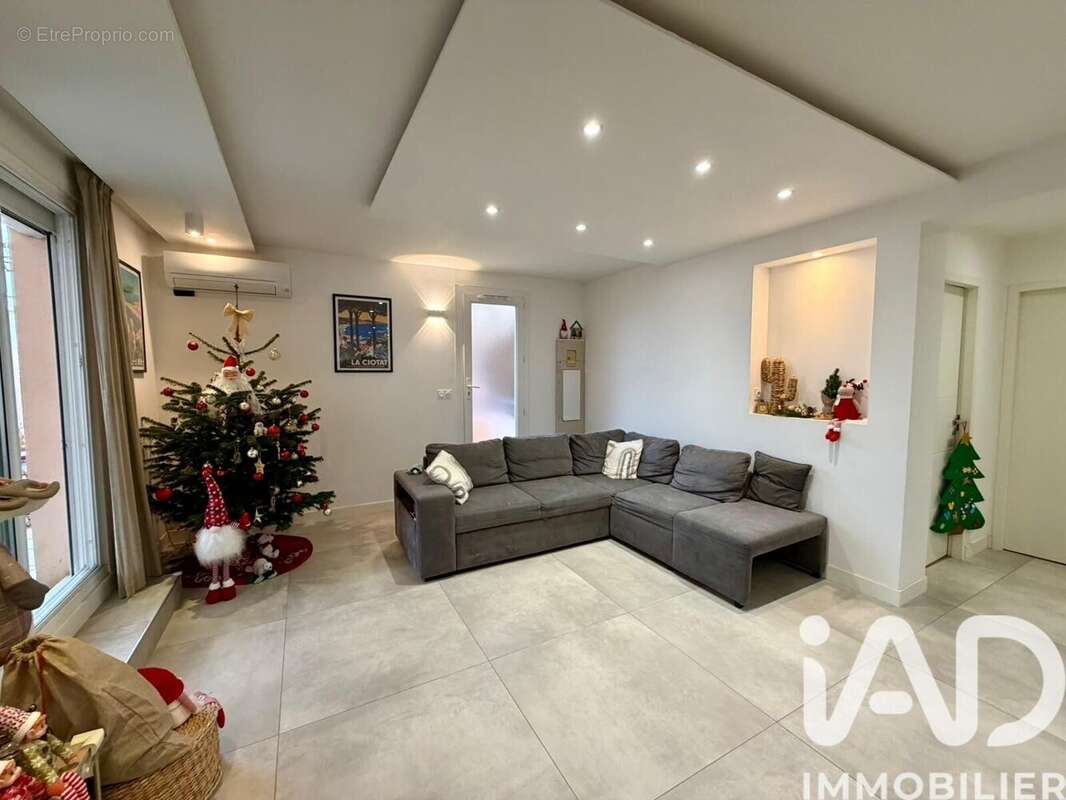 Photo 2 - Appartement à AUBAGNE