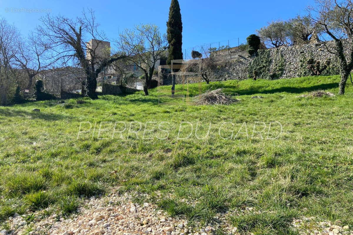 Terrain à LA ROUVIERE