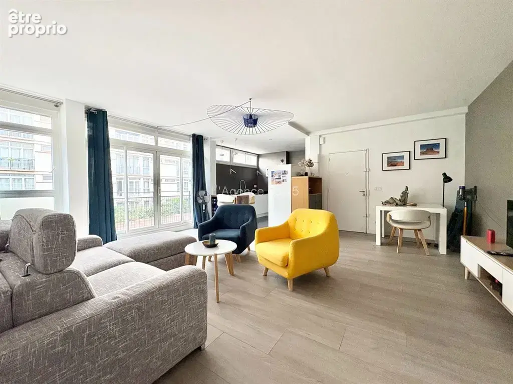Village saint charles / bel appartement de 2 pieces / tres lumineux / parfait etat / cave / vue degagee / - photo 1