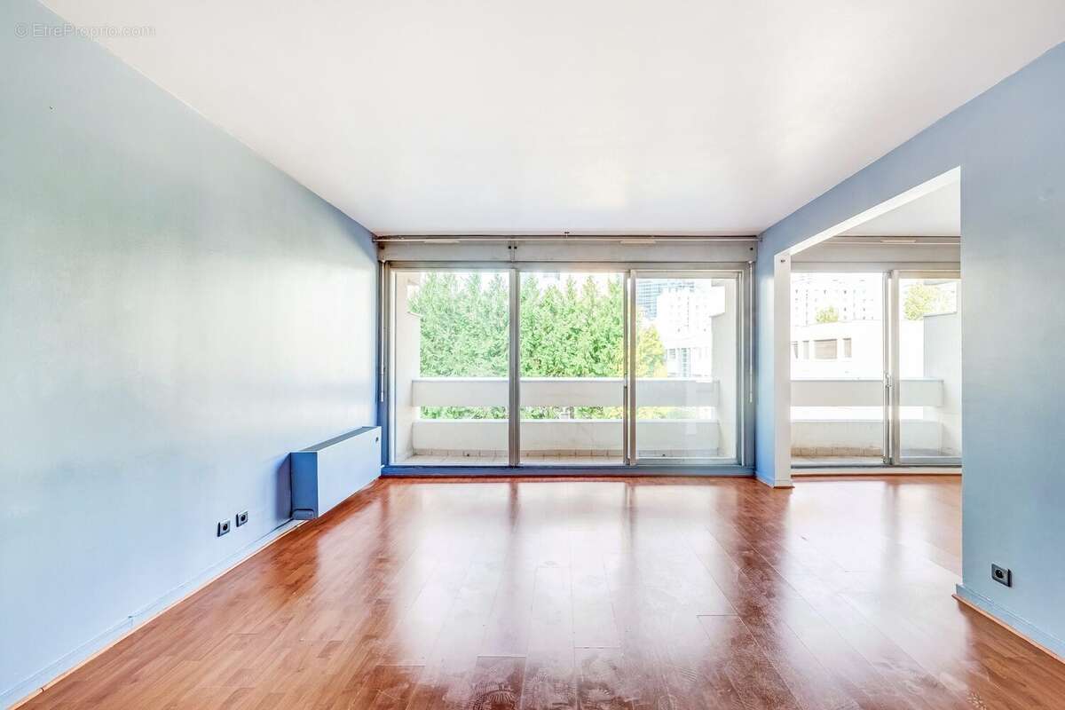 Appartement à COURBEVOIE