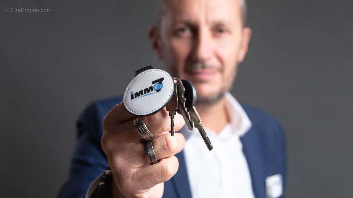 Terrain à COULOMMIERS