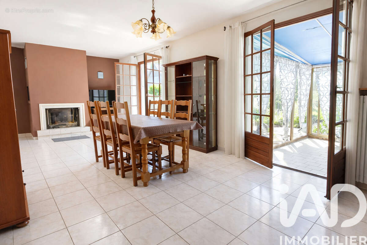 Maison 124 m² à La Chapelle-Du-Bois-Des-Faulx  - photo 4